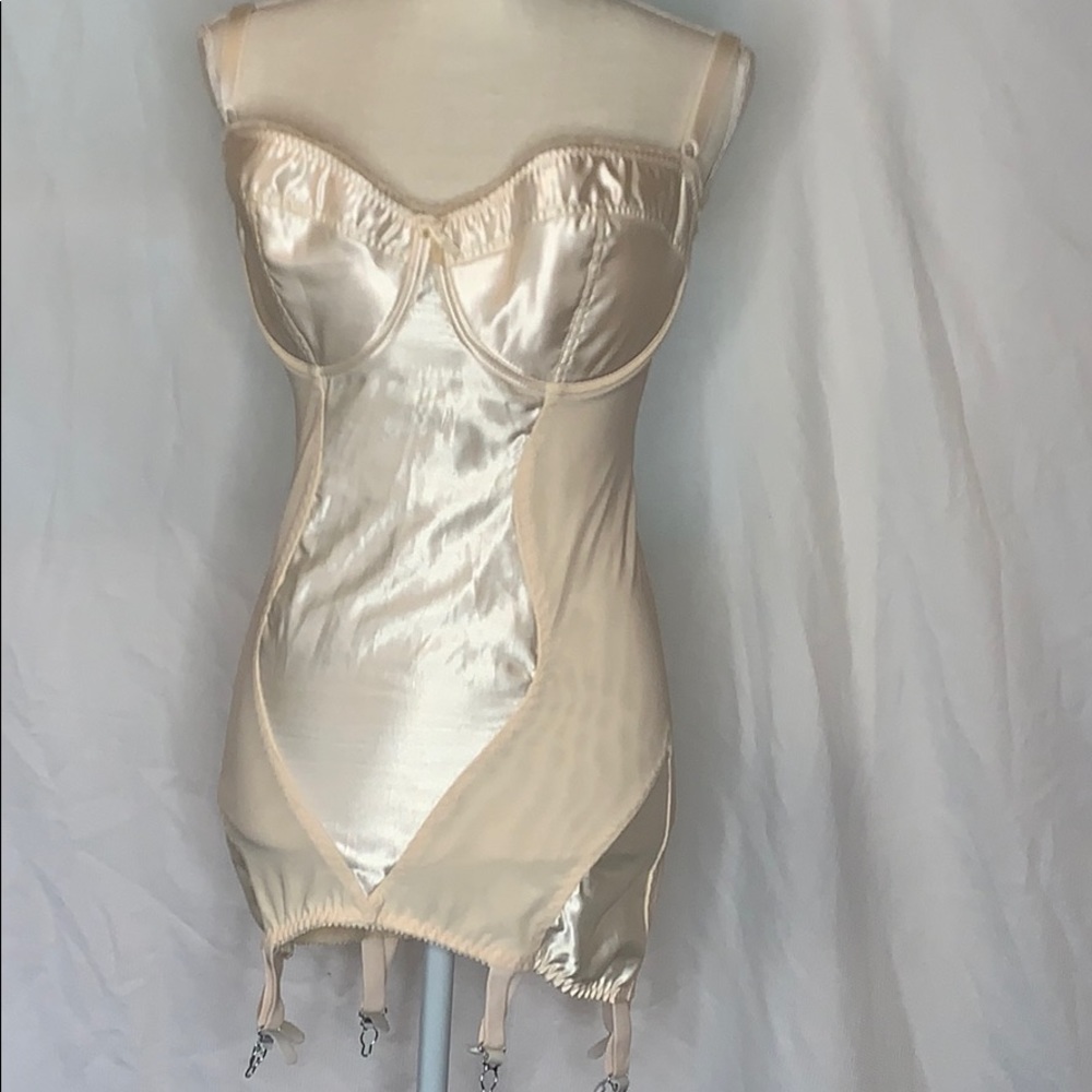 Vintage style shapewear